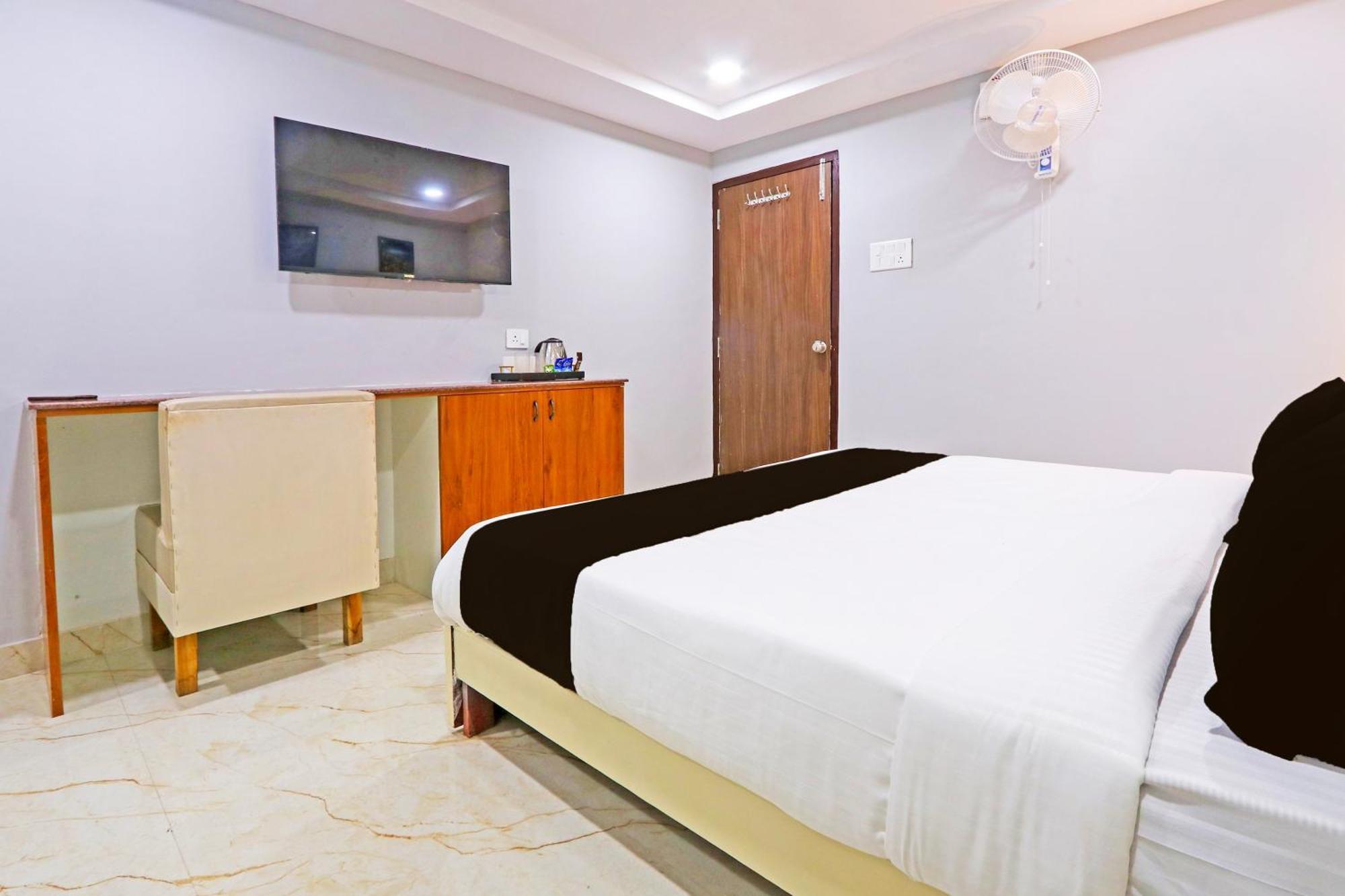 Super Townhouse Qualia Elite S R Nagar Hotel Haidarábád Kültér fotó