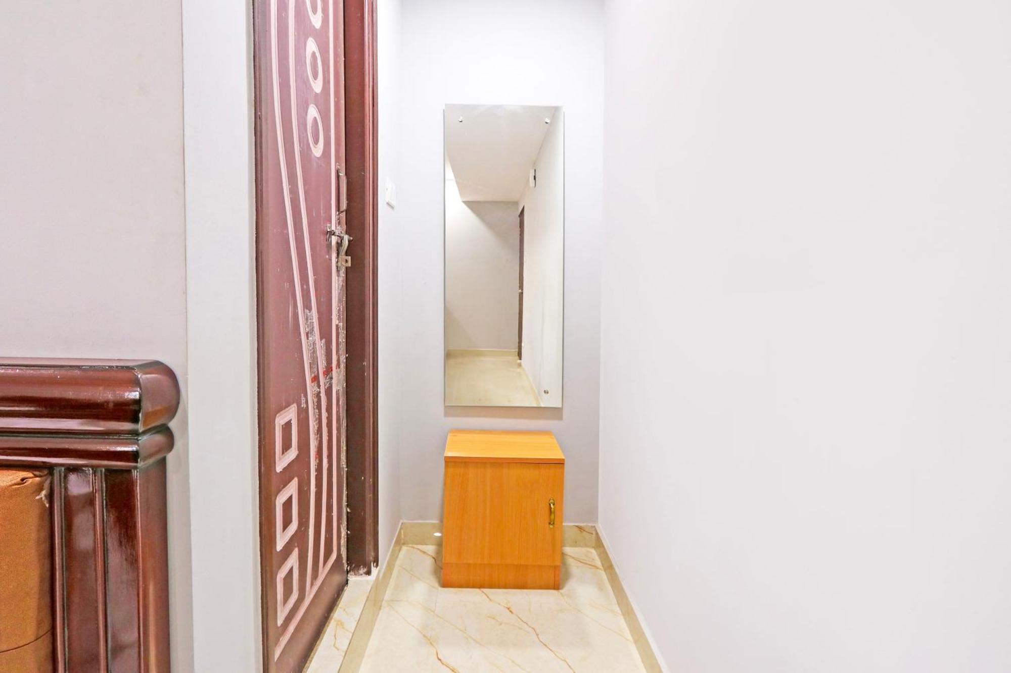 Super Townhouse Qualia Elite S R Nagar Hotel Haidarábád Kültér fotó