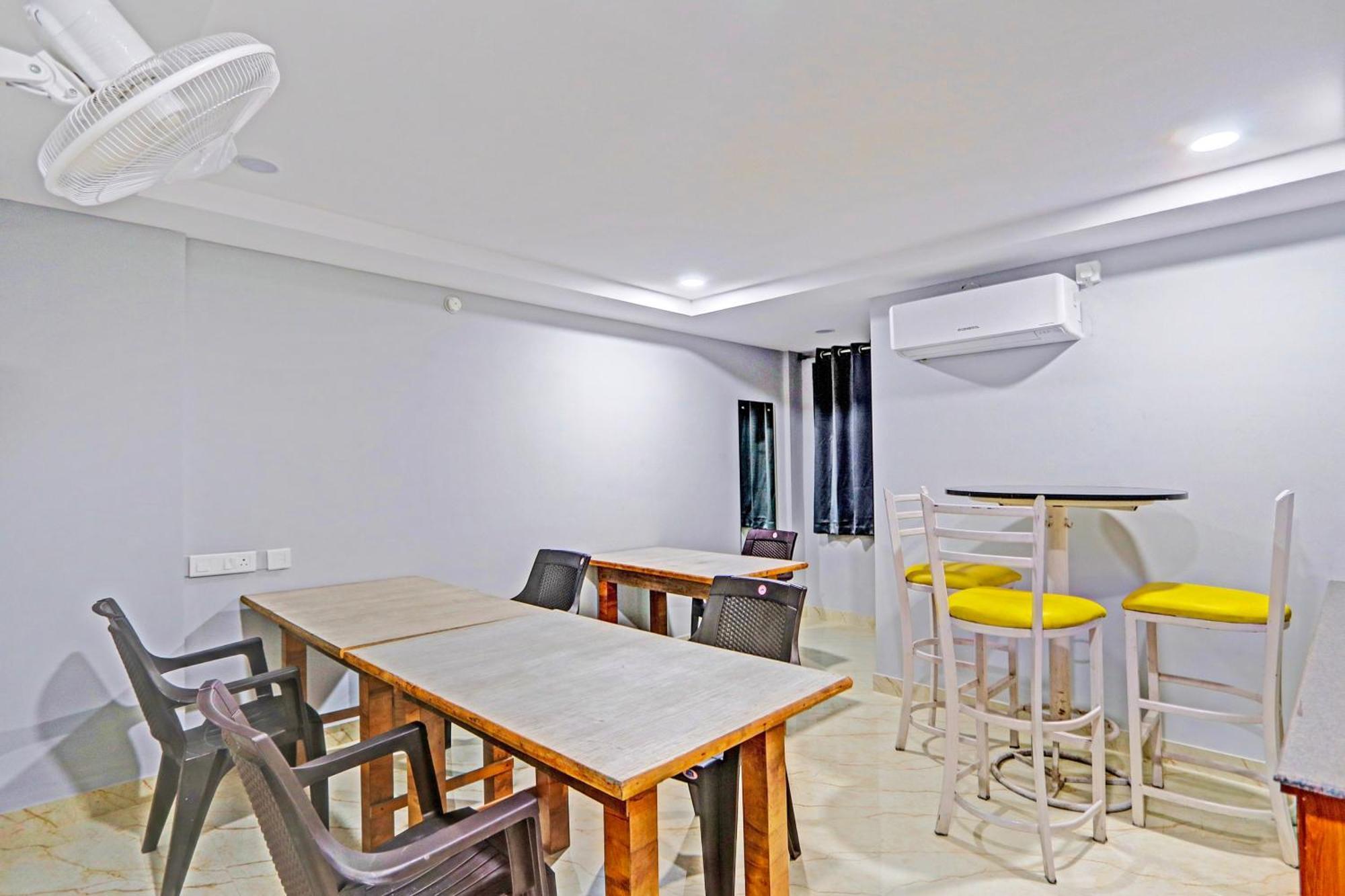 Super Townhouse Qualia Elite S R Nagar Hotel Haidarábád Kültér fotó