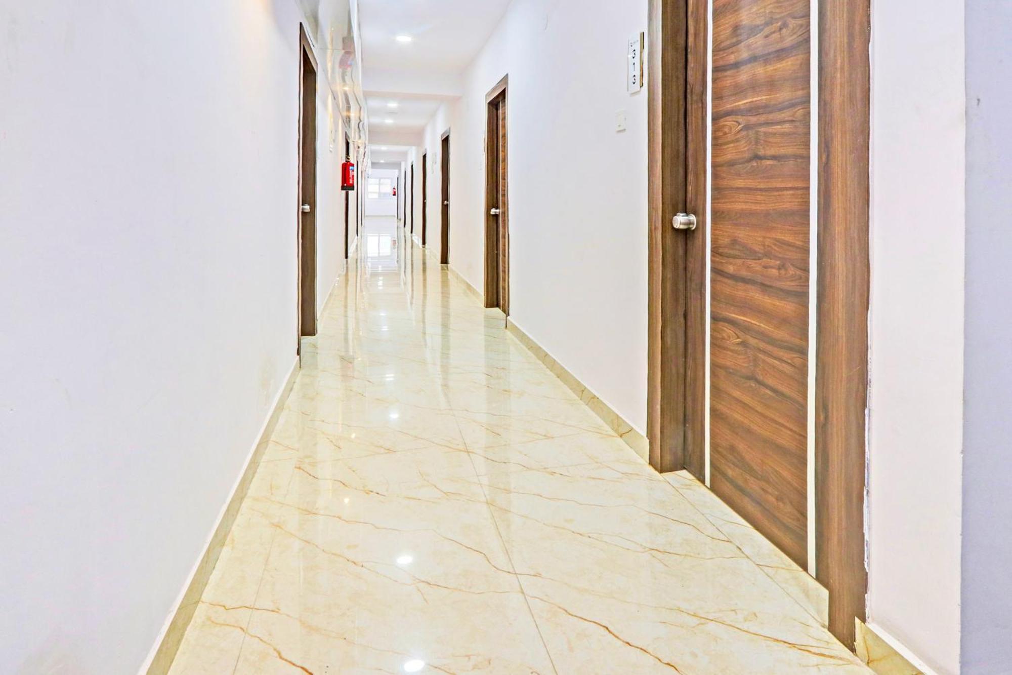 Super Townhouse Qualia Elite S R Nagar Hotel Haidarábád Kültér fotó